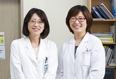 (우측)하정호 주임과장, (좌측)박수연 과장